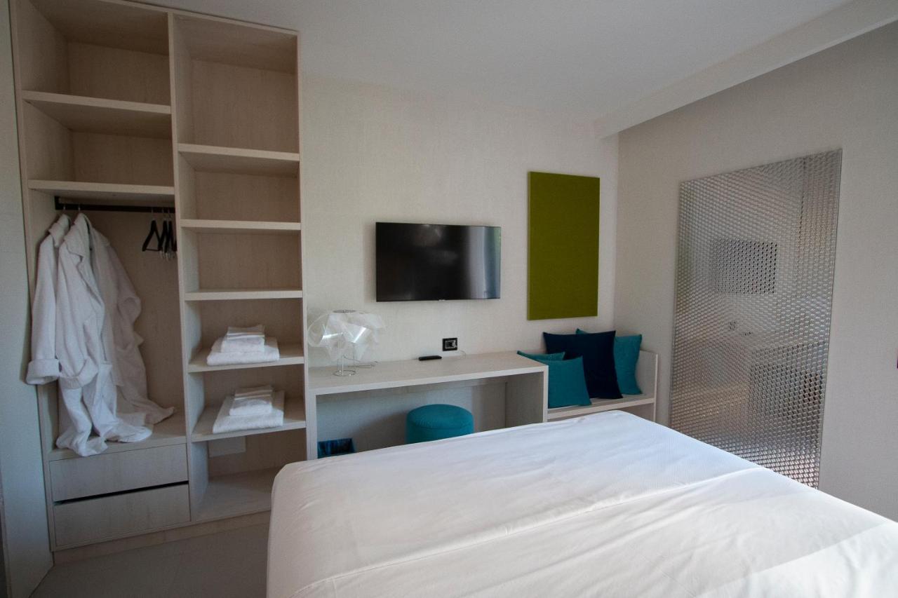 רימיני Demo Hotel Design Emotion מראה חיצוני תמונה