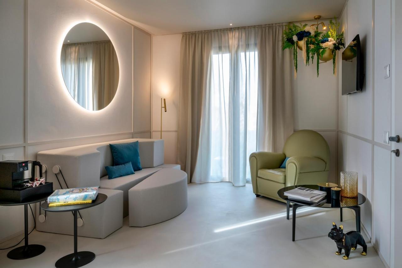 רימיני Demo Hotel Design Emotion מראה חיצוני תמונה