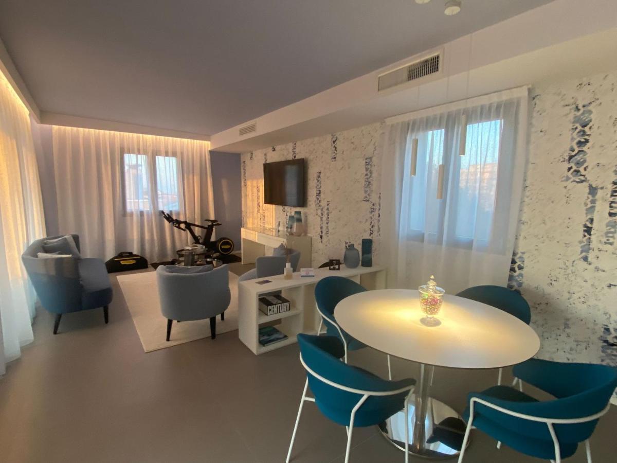 רימיני Demo Hotel Design Emotion מראה חיצוני תמונה